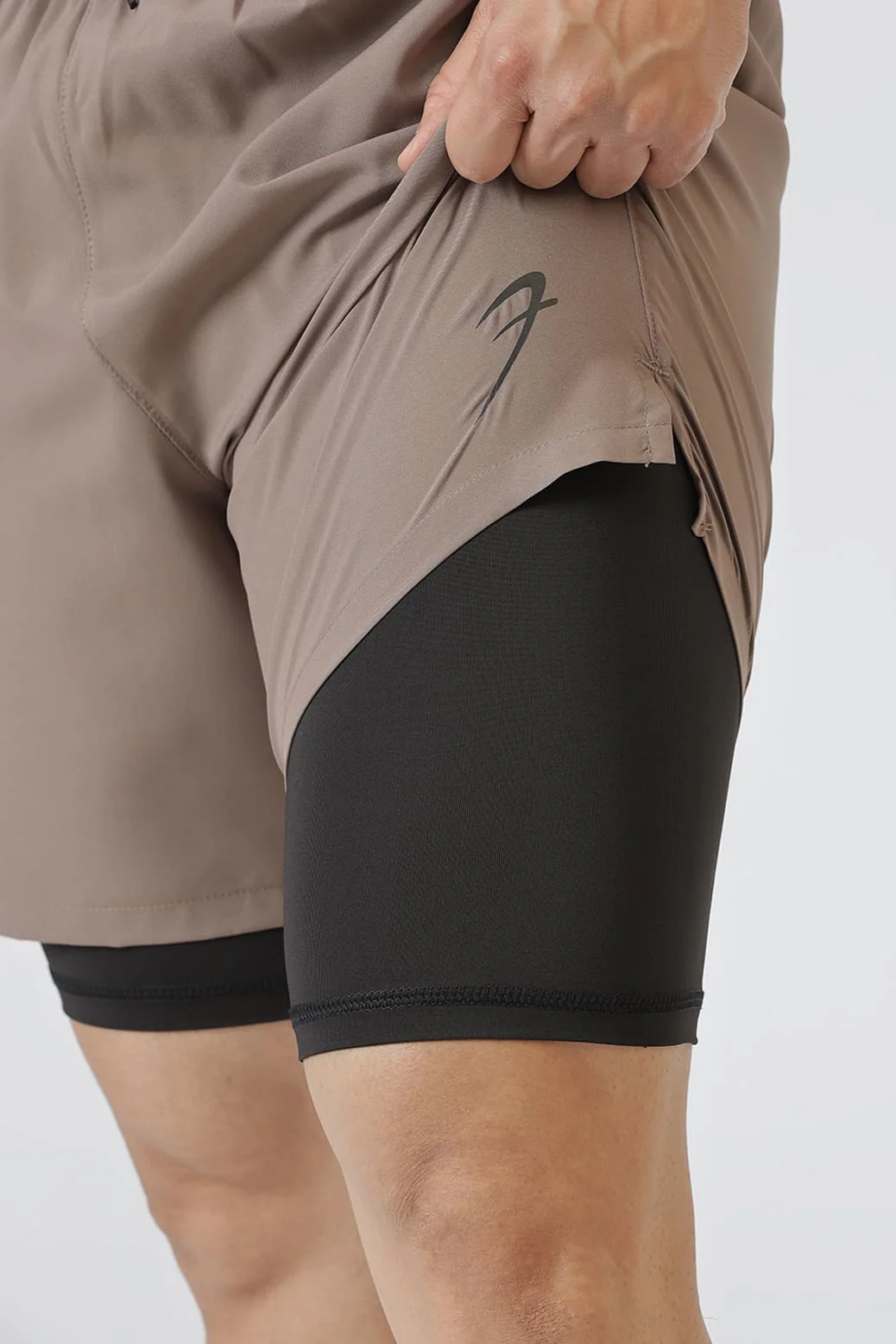 2 in 1 Compression Shorts Dusk Brown - Image 3