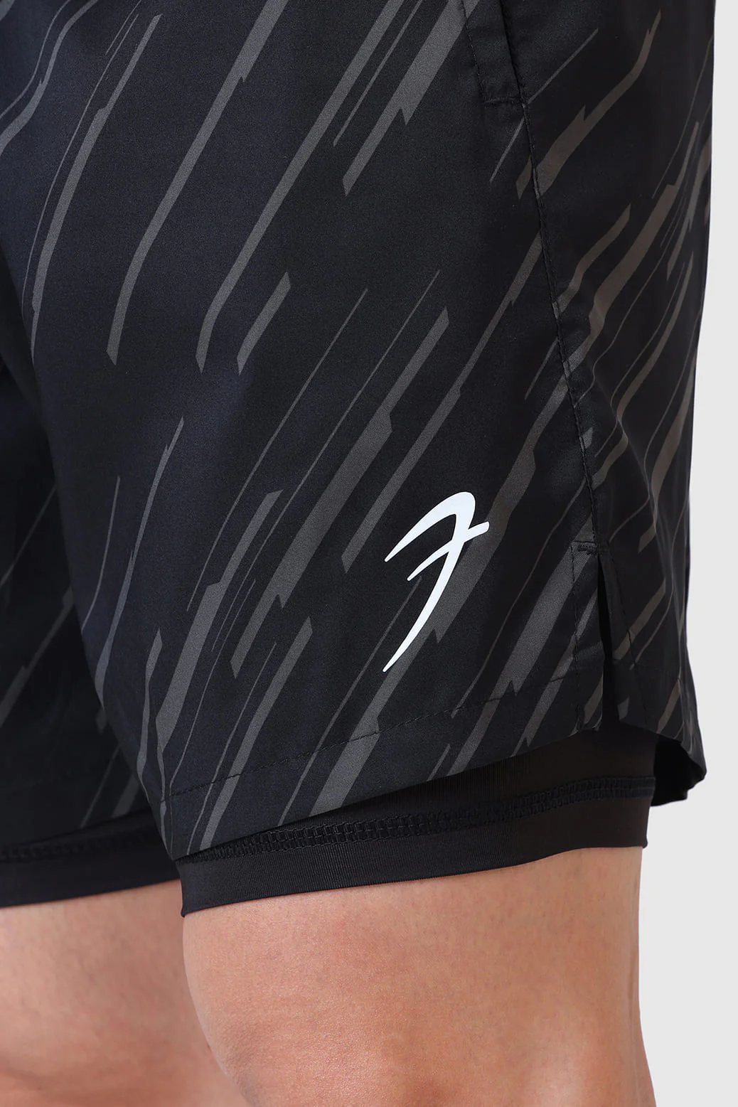 2 in 1 Printed Compression Shorts Black - Image 3