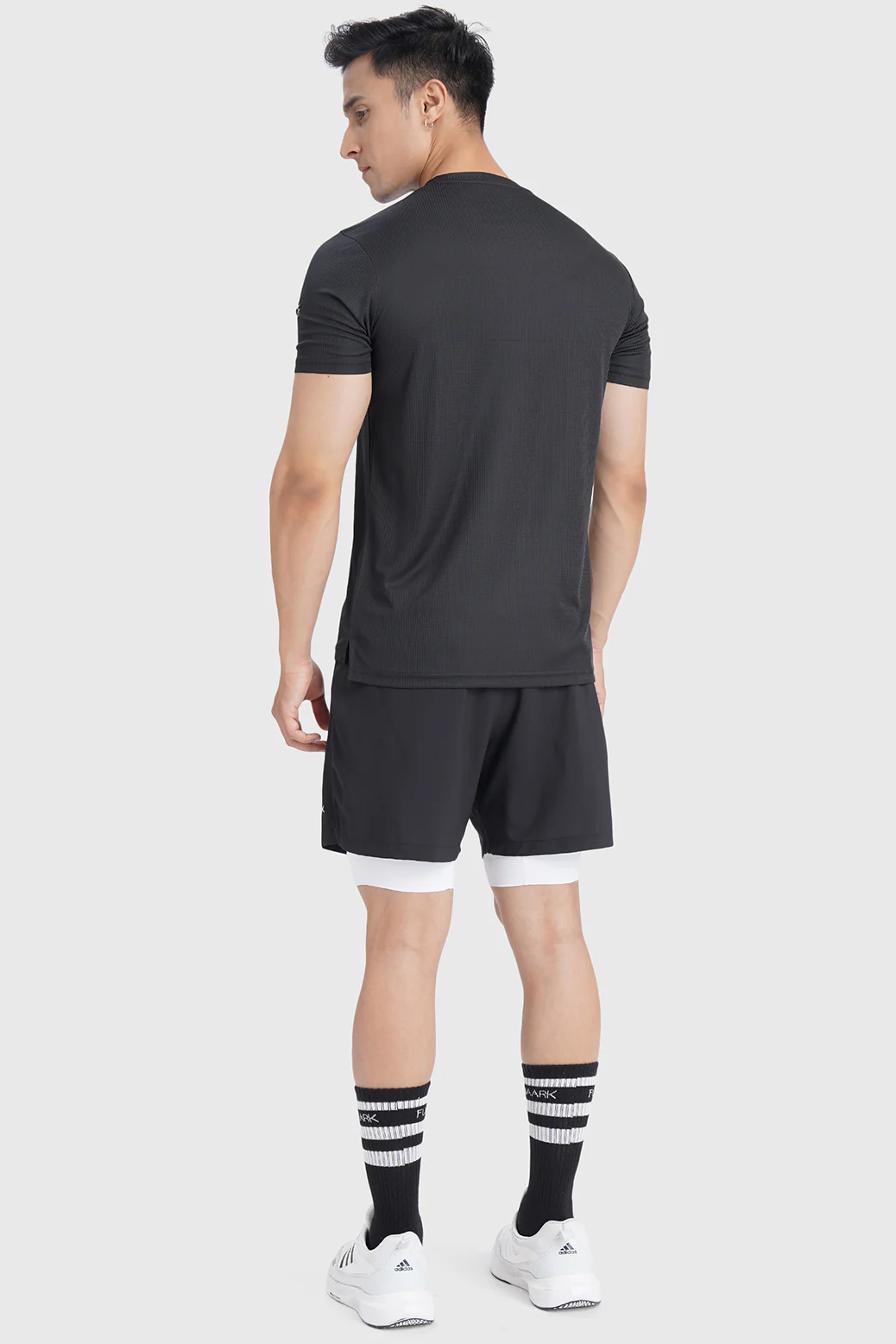 Checks Running T-shirt Black - Image 8