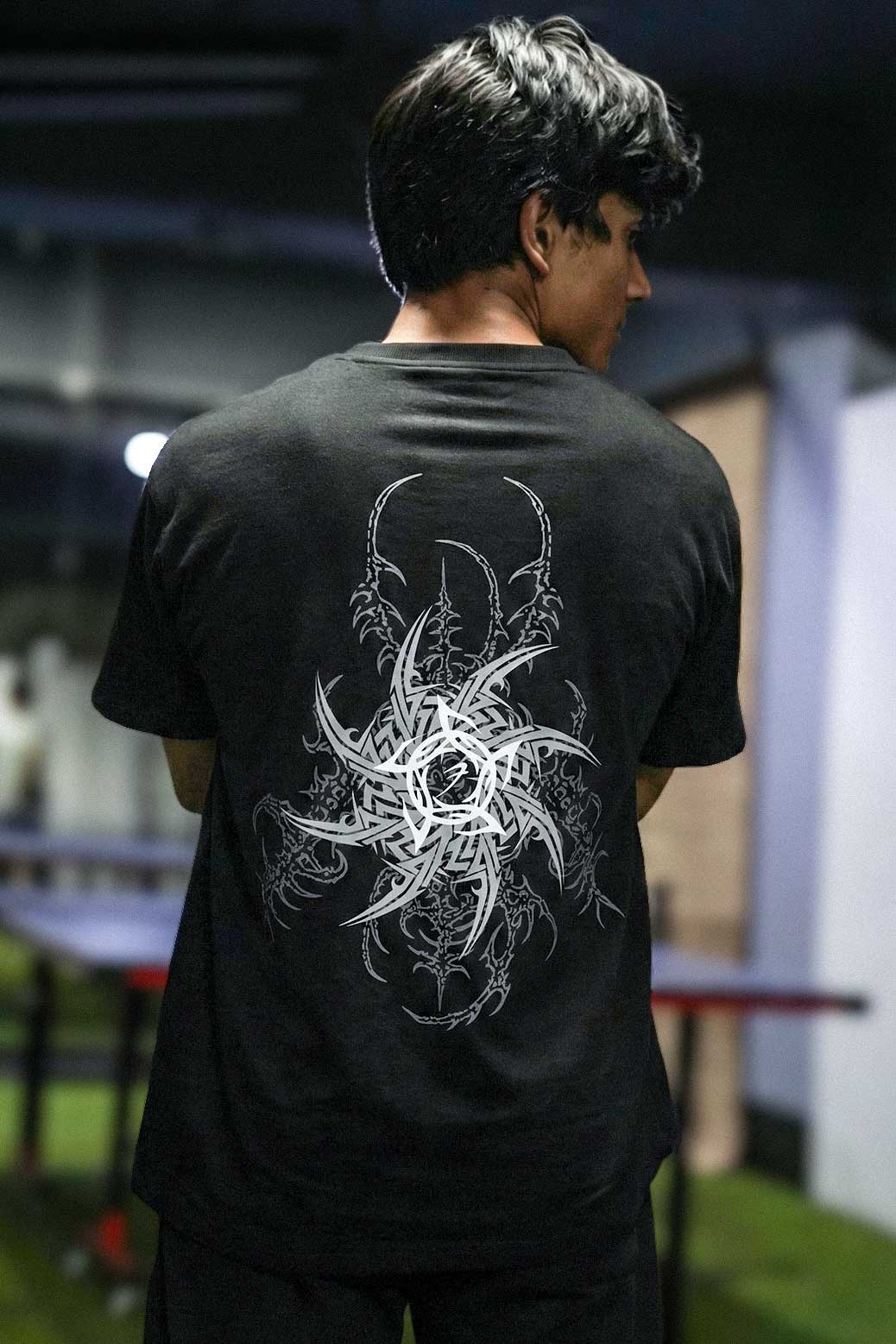 Dark Web Oversized T-shirt Black - Image 2