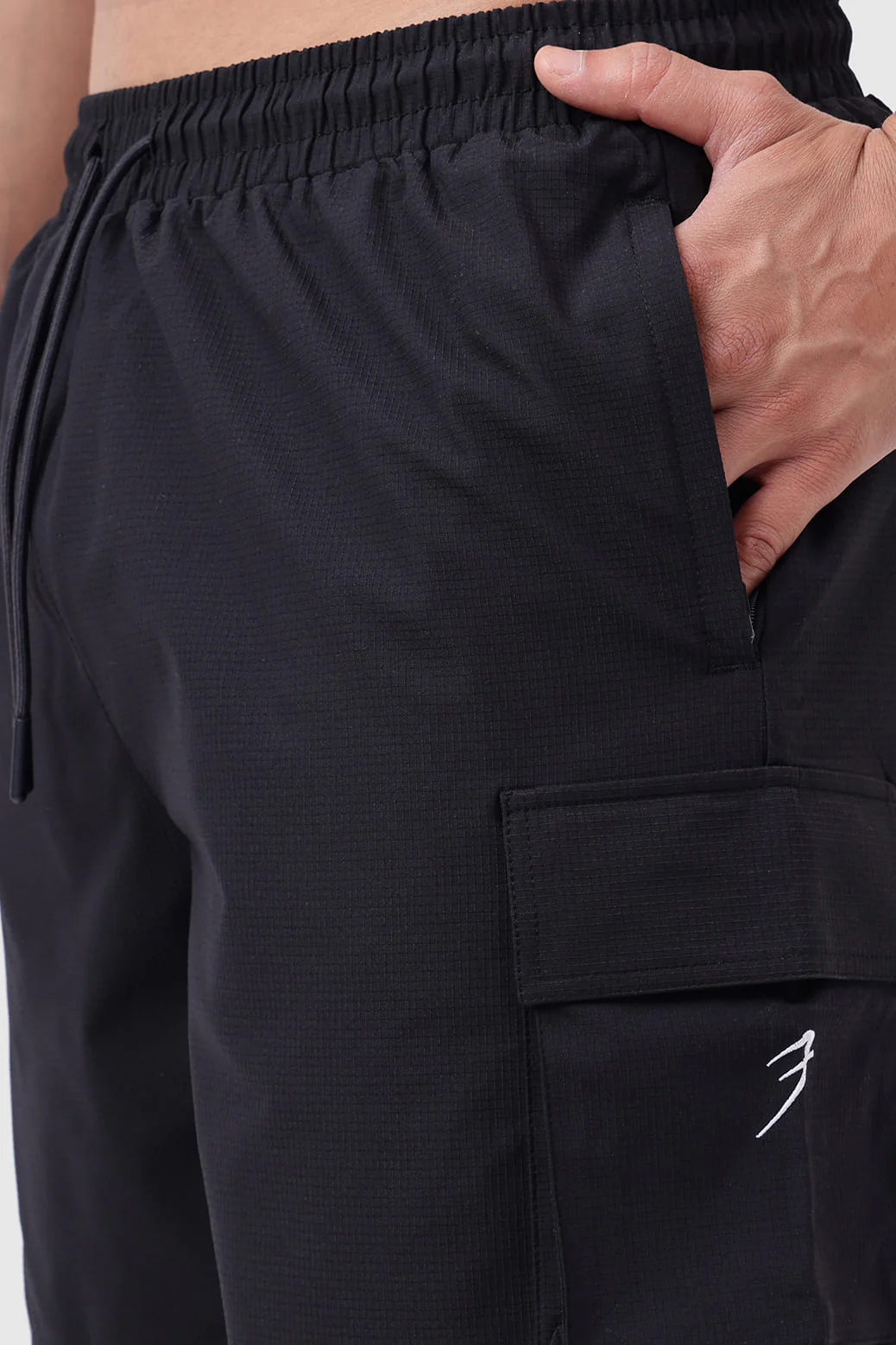 Delta Cargo Shorts Black - Image 3