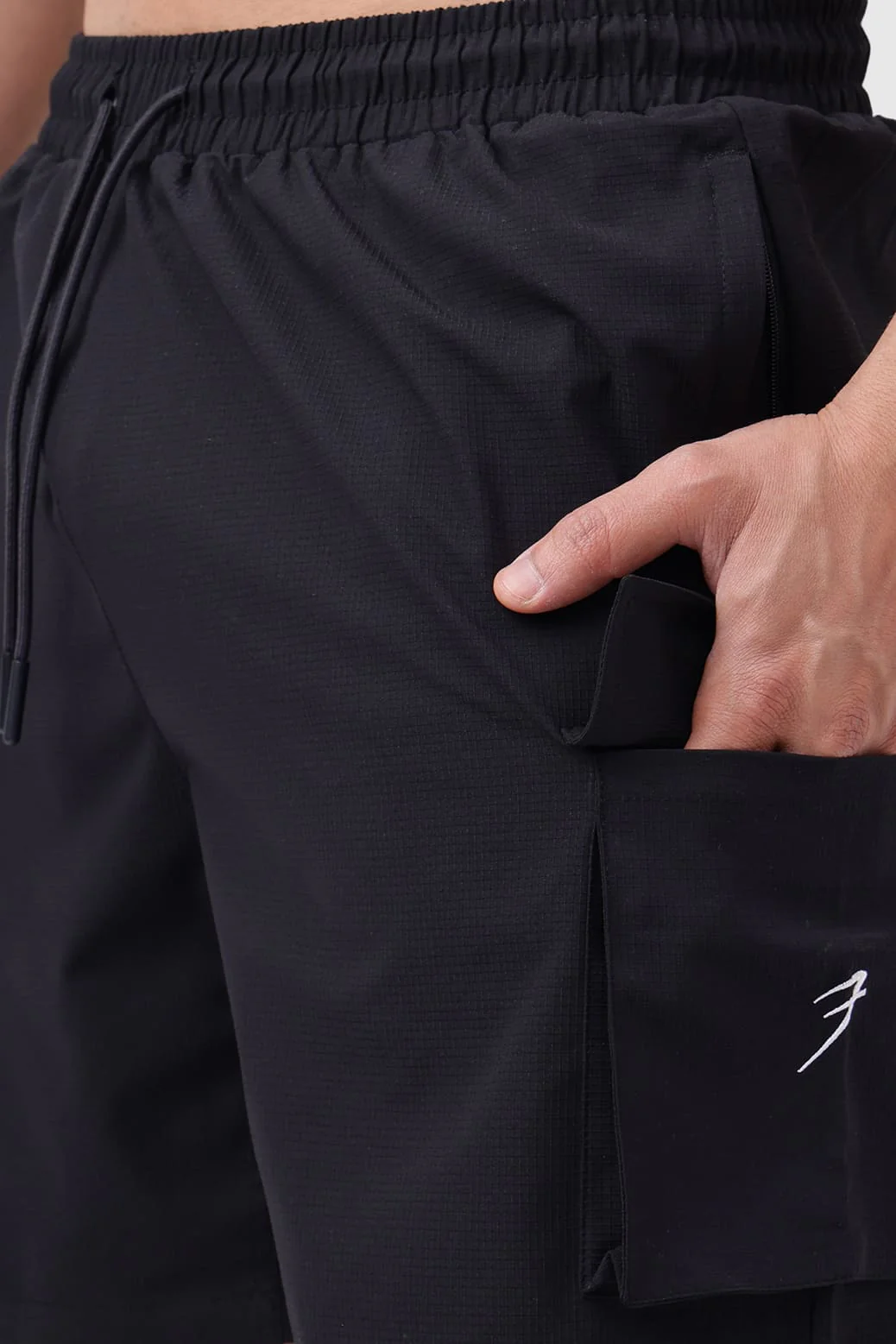 Delta Cargo Shorts Black - Image 4