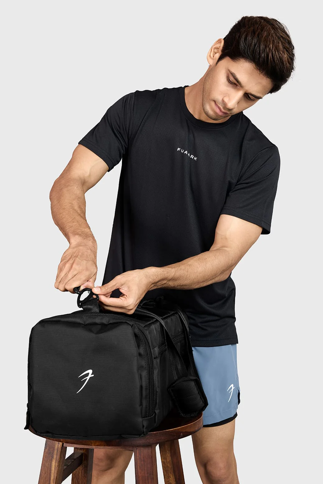 Elite Duffle Bag Black - Image 11