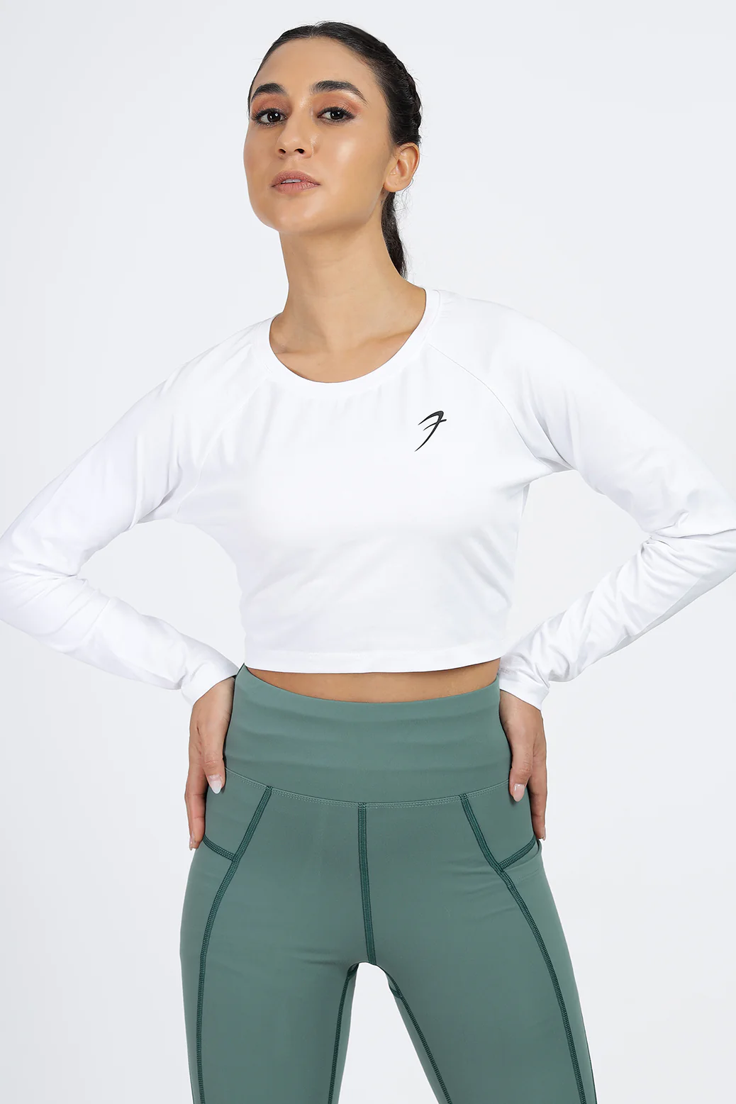 Legacy Crop Top T-shirt White - Image 5