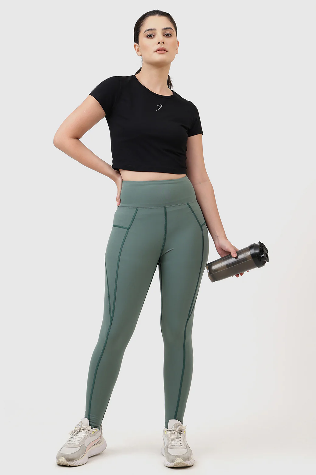 Peak Crop Top Black - Image 2