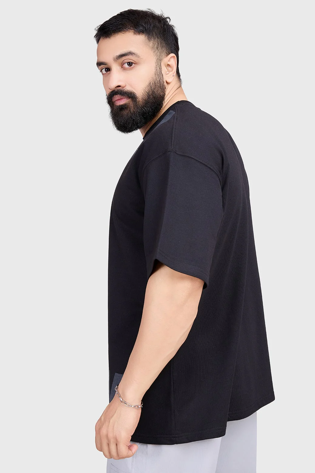Refined Oversized T-shirt Black - Image 6