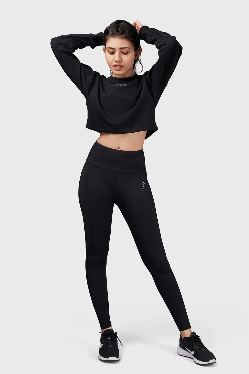 Signature Oversized Cropped Sweatshirt Black - Image 4