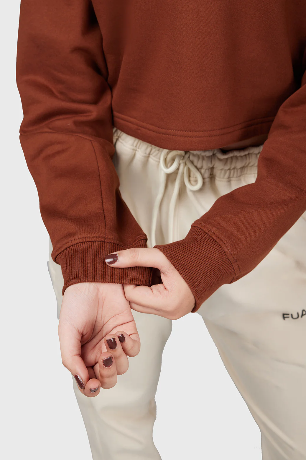 Signature Oversized Cropped Sweatshirt Brown - Image 4