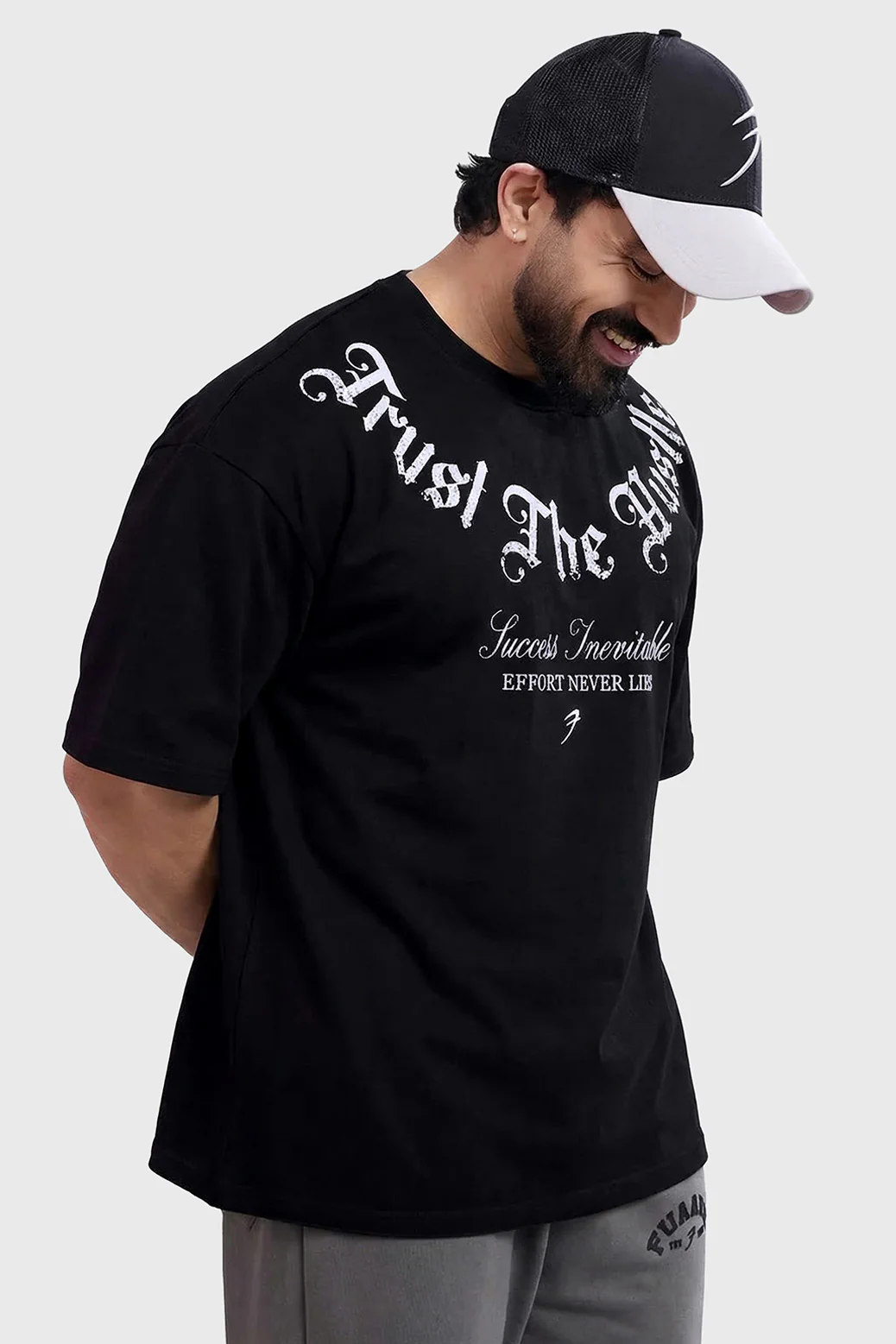 Trust The Hustle Oversized T-shirt Black - Image 5