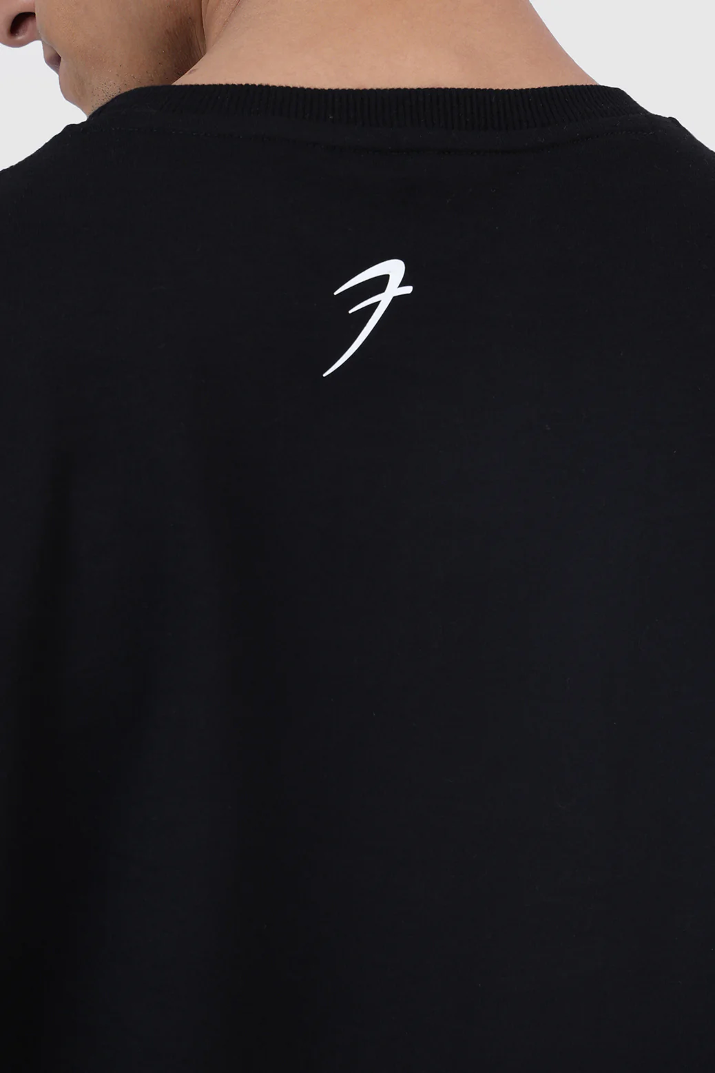 Twin Fangs Oversized T-shirt Black - Image 3