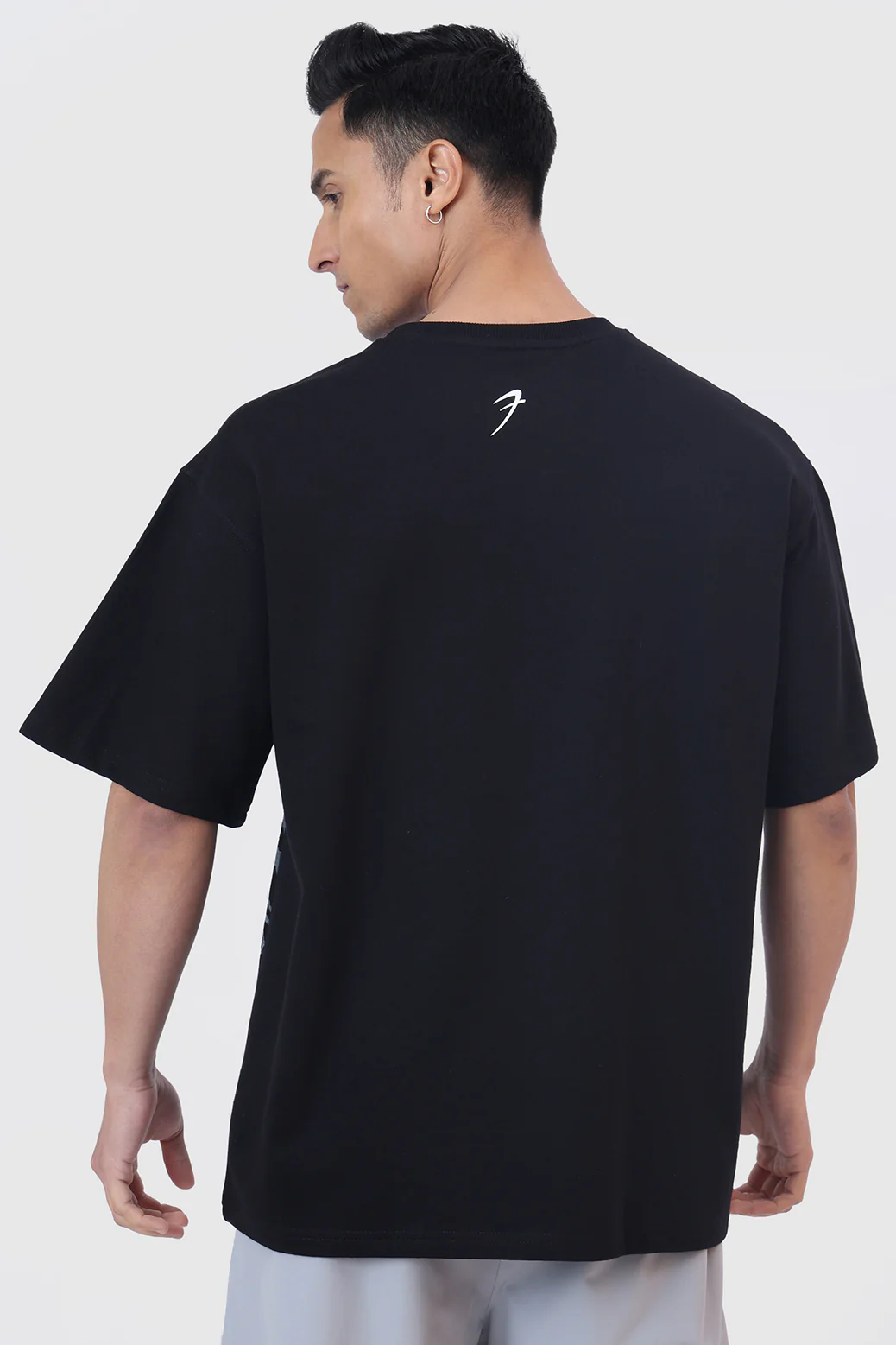 Twin Fangs Oversized T-shirt Black - Image 7