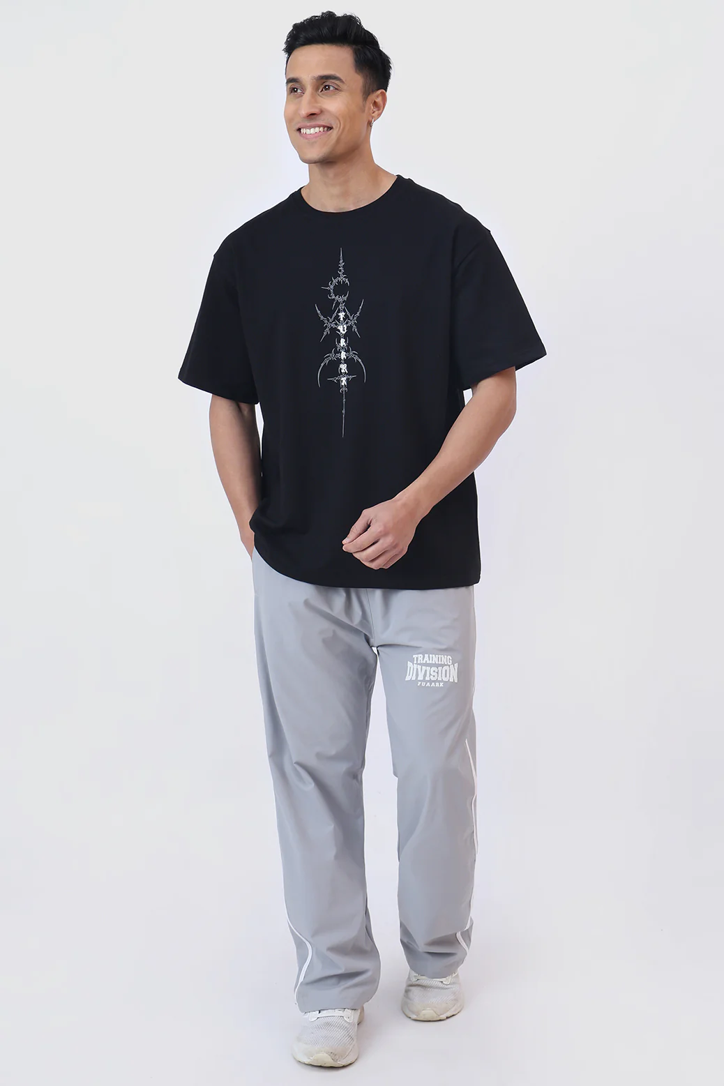 Twin Sword Oversized  T-shirt Black - Image 3