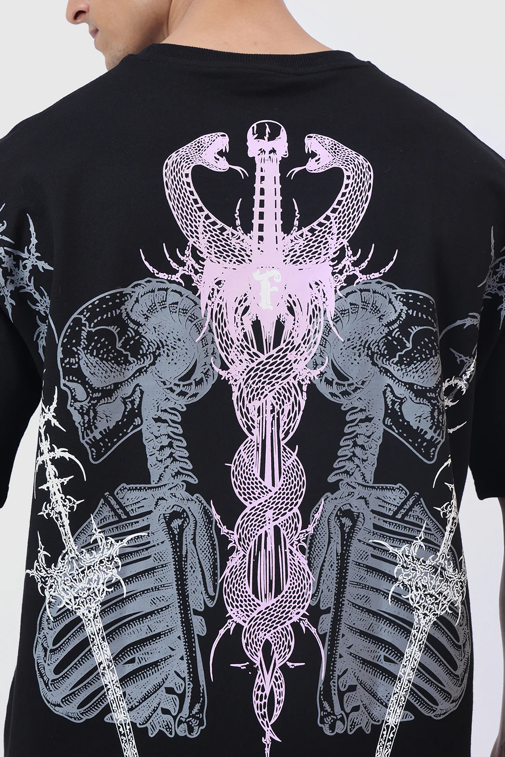 Twin Sword Oversized  T-shirt Black - Image 5