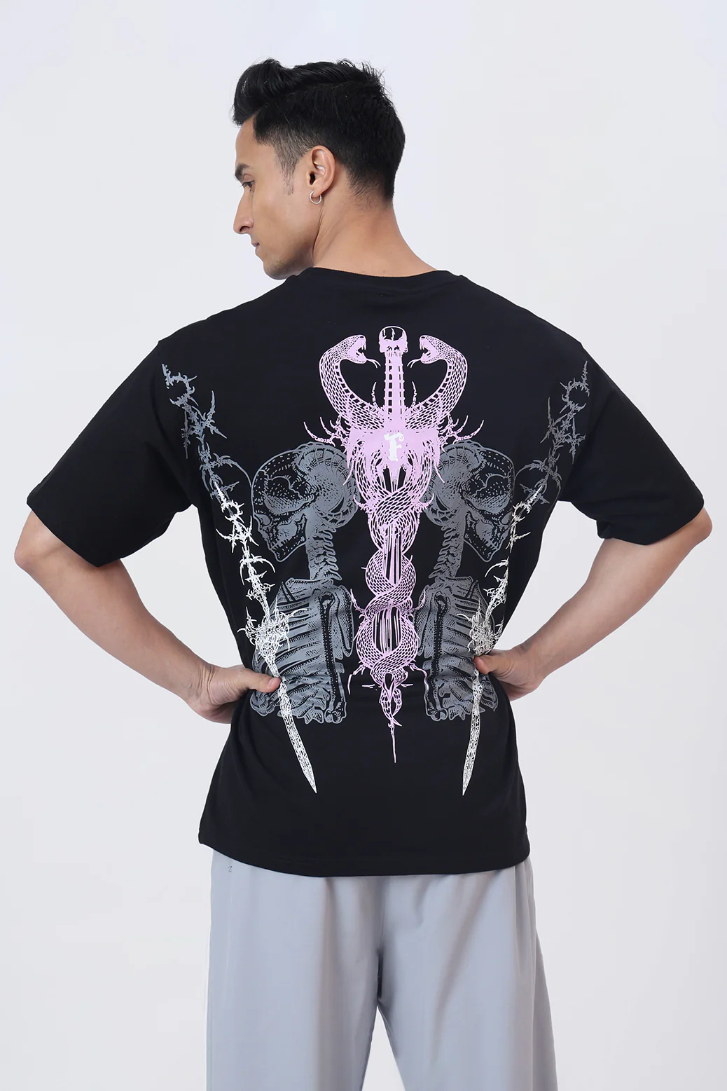 Twin Sword Oversized  T-shirt Black - Image 7