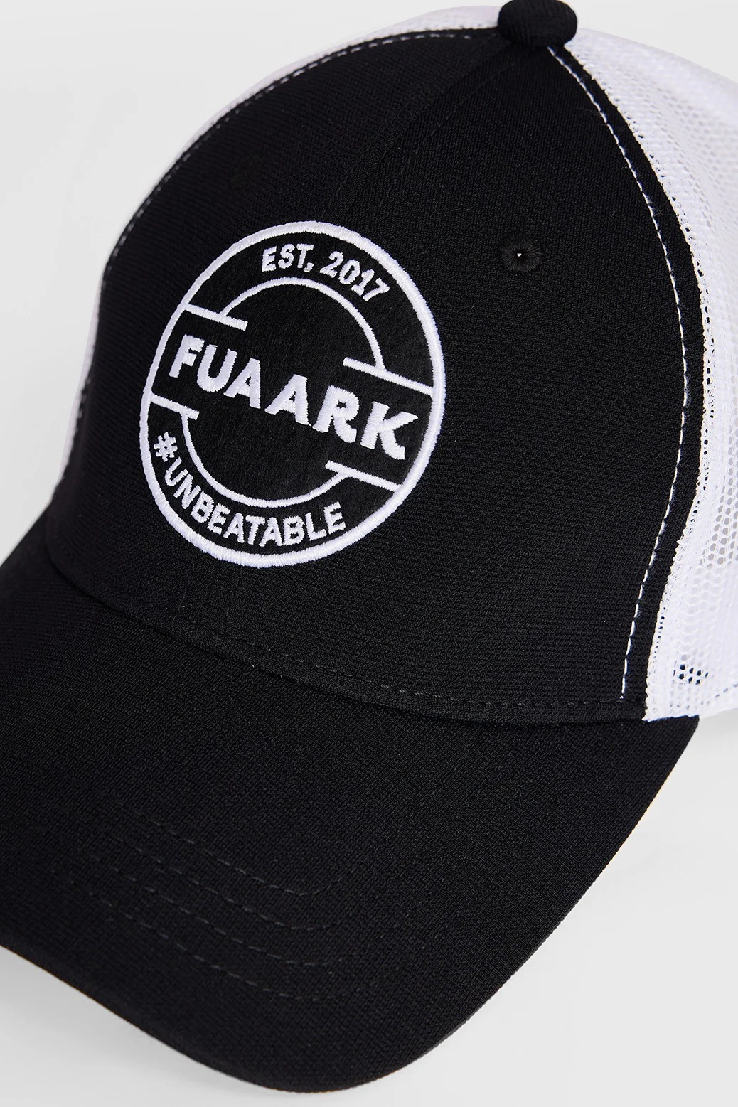 Unbeatable Trucker Cap Black/White - Image 3
