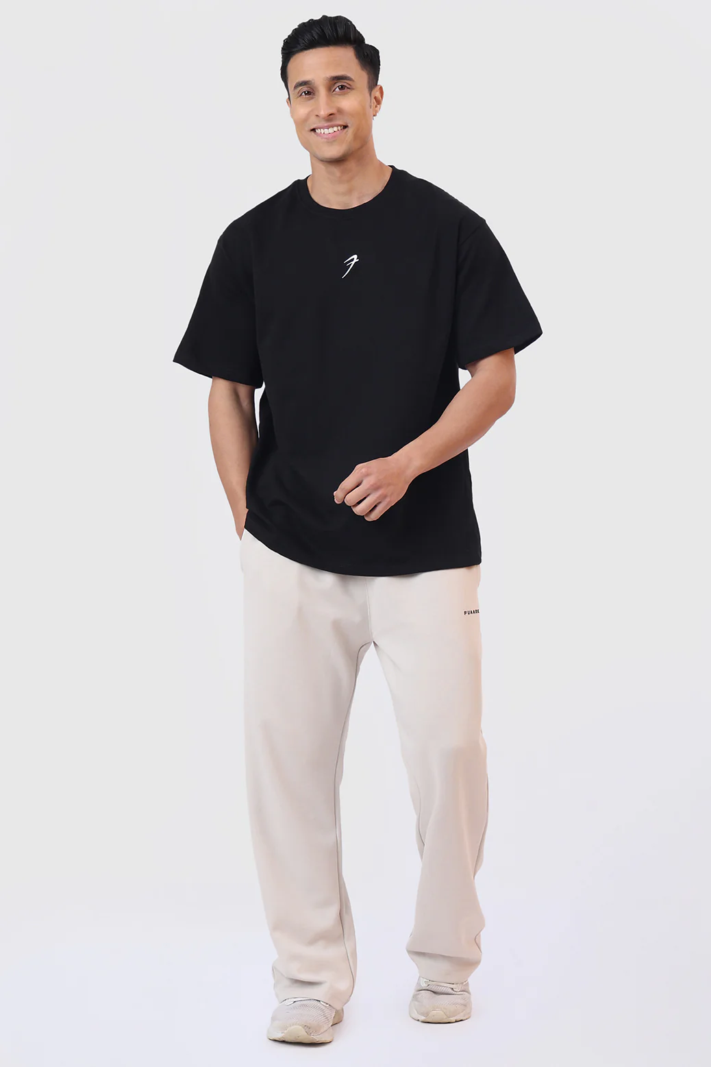 Winged Omen Oversized T-shirt Black - Image 2