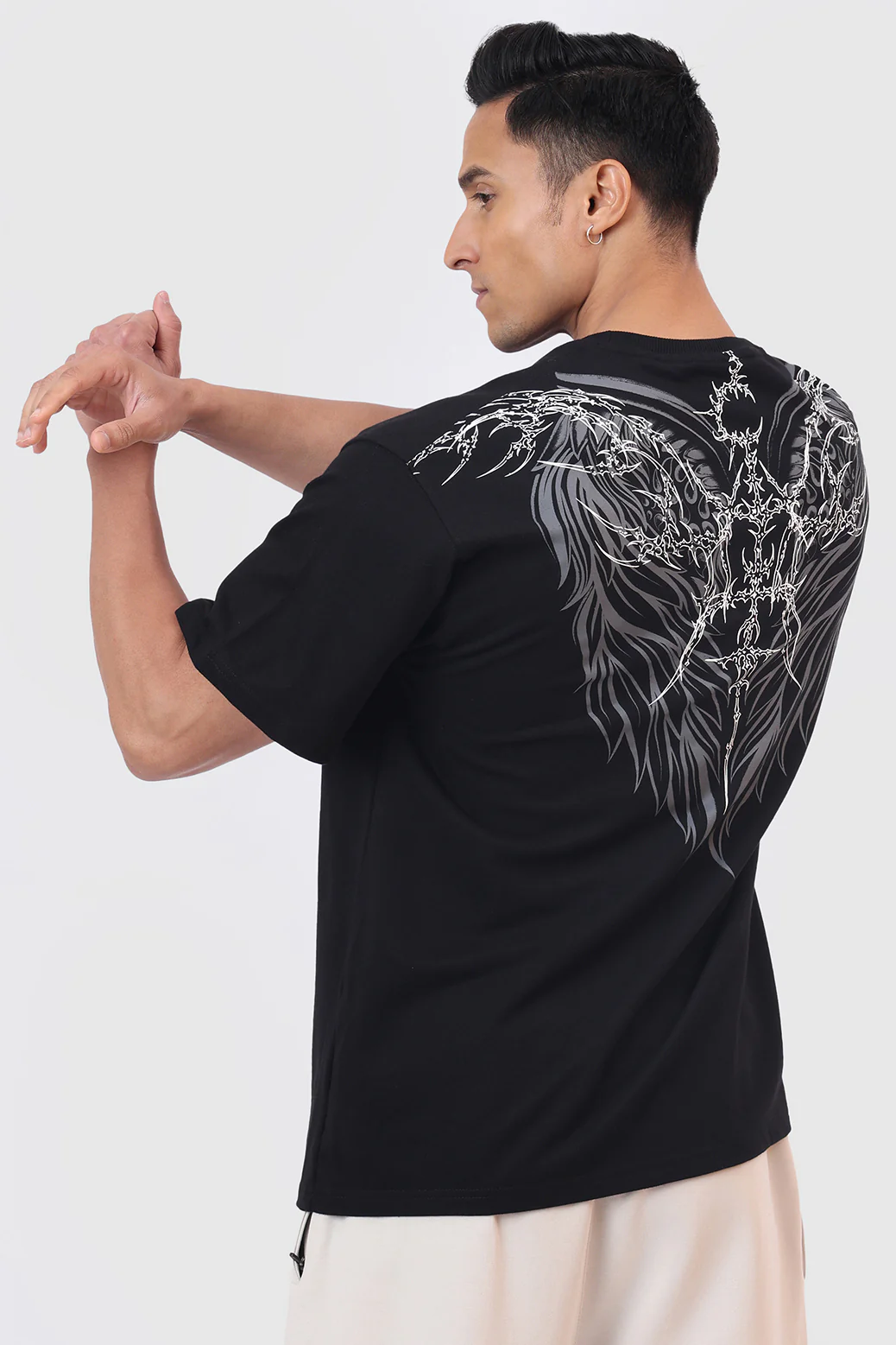 Winged Omen Oversized T-shirt Black - Image 5